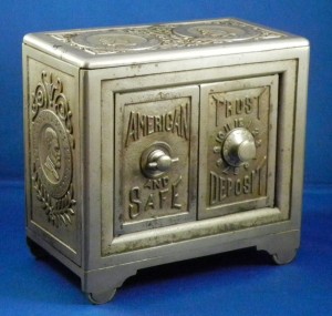 Safe Bank Collector – A site for collectors of cast iron safe banks